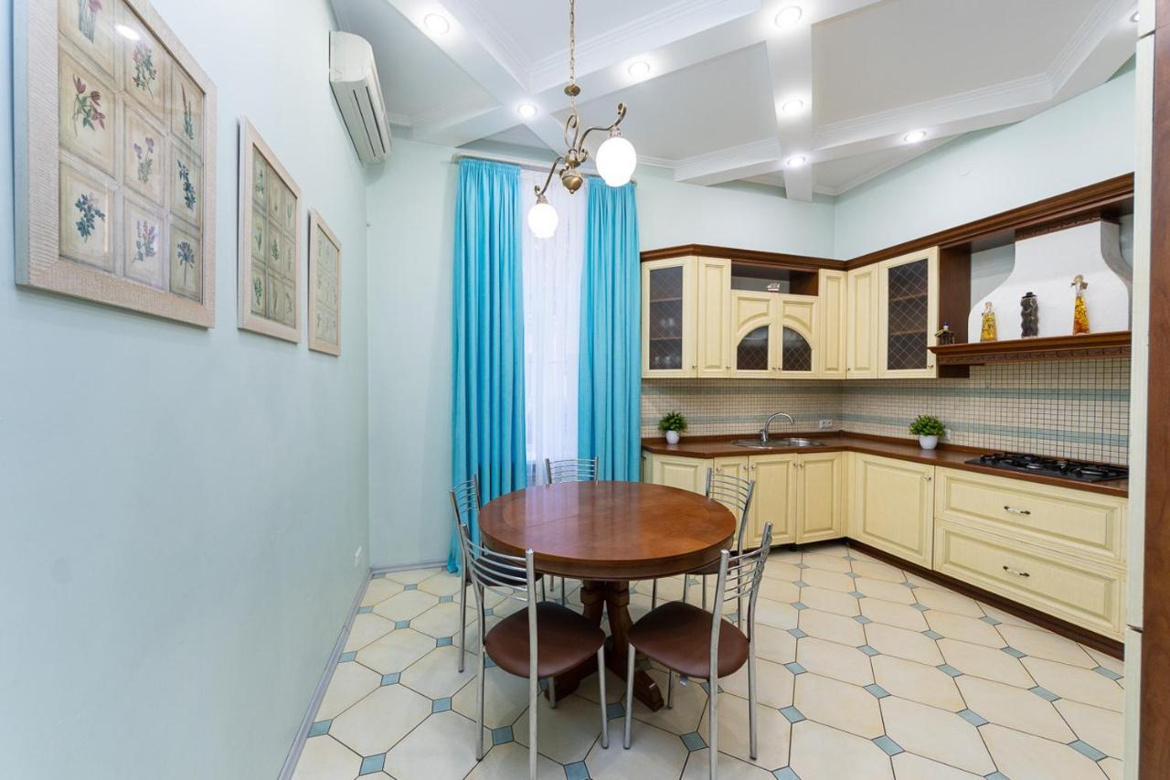 Apartament On Independence Square Kyiv Exterior foto